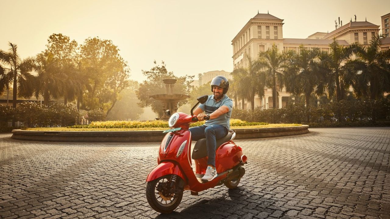 Differences between Bajaj Chetak and Chetak Premium Edition: Explained